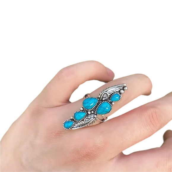 Vintage Large Design Silver and Turquoise Ring - Picture 3 of 5